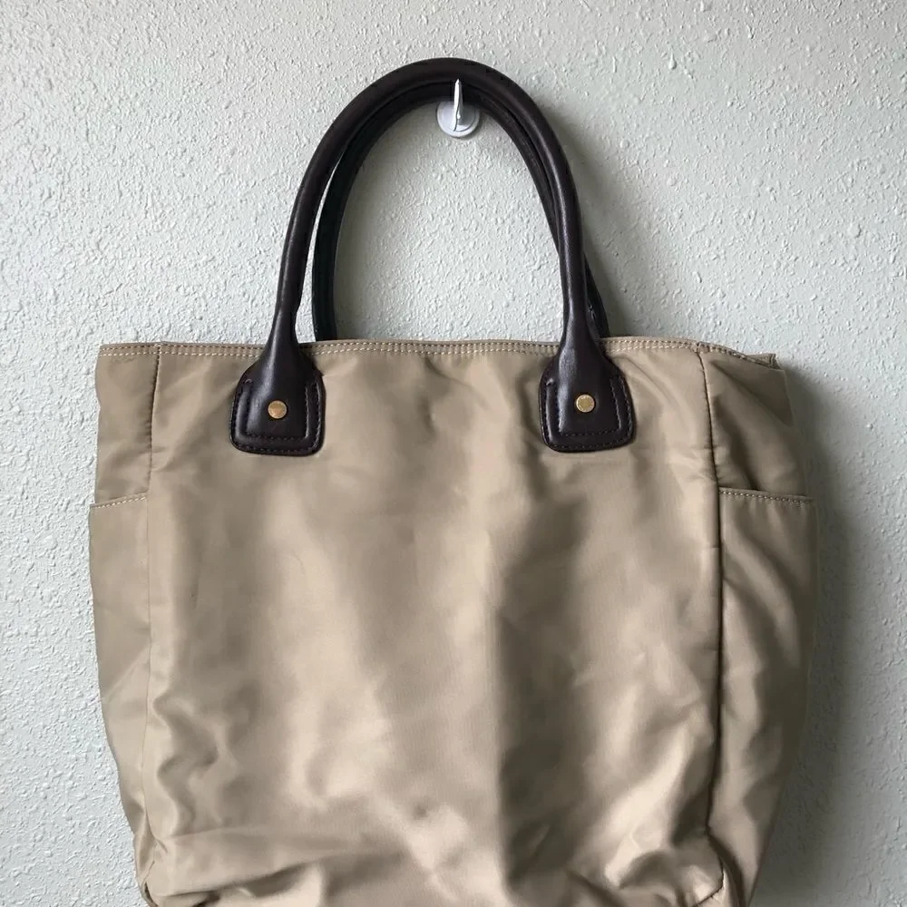 NWT Tommy Hilfiger Tan Quilted Medium Shoulder Bag